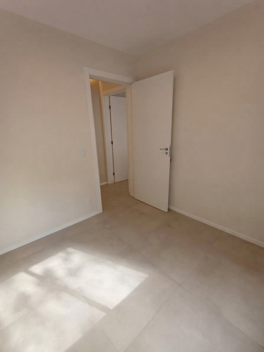 APARTAMENTO SEMIMOBILIADO À VENDA NO CONNECT RESIDENCIAL | TÉRREO | 2 QUARTOS | SACADA COM CHURRASQUEIRA
