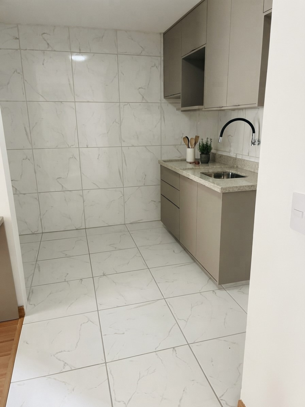 APARTAMENTO TÉRREO À VENDA NO CONNECT RESIDENCIAL | 3 DORMITÓRIOS | 1 SUÍTE | SACADA COM CHURRASQUEIRA