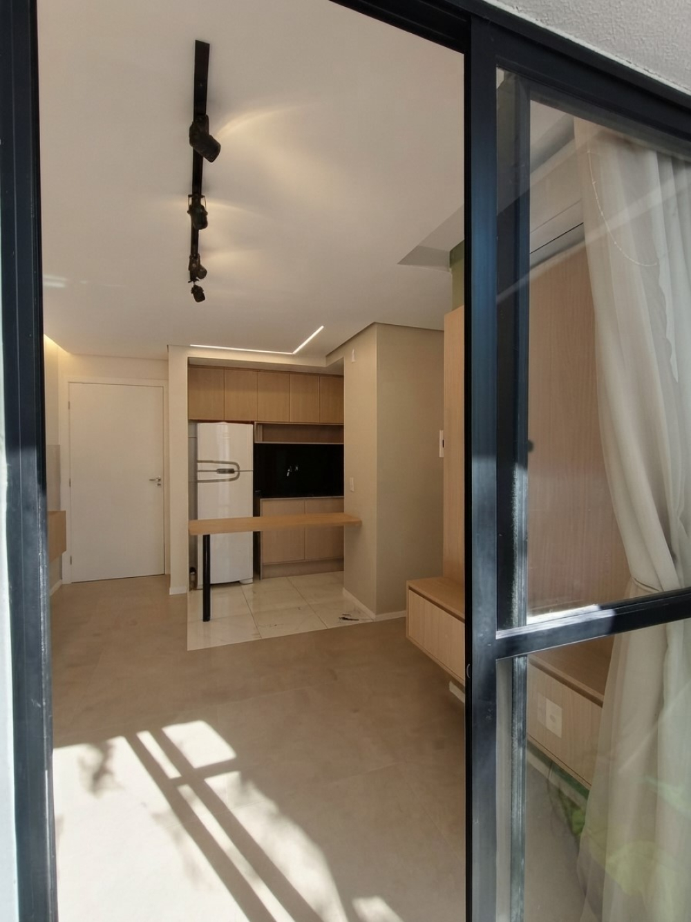 APARTAMENTO SEMIMOBILIADO À VENDA NO CONNECT RESIDENCIAL | TÉRREO | 2 QUARTOS | SACADA COM CHURRASQUEIRA