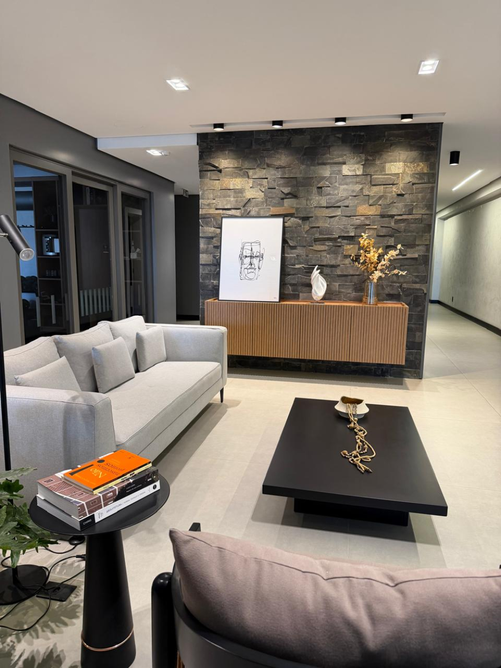 Apartamento duplex mobiliado no Parque Una, Pelotas/RS