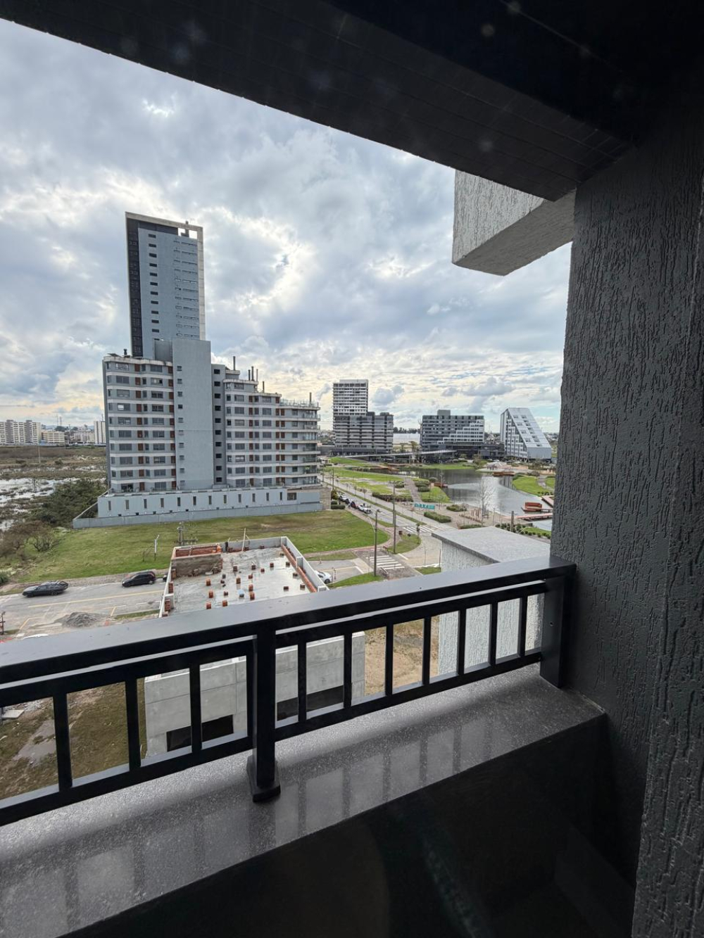 Apartamento duplex mobiliado no Parque Una, Pelotas/RS