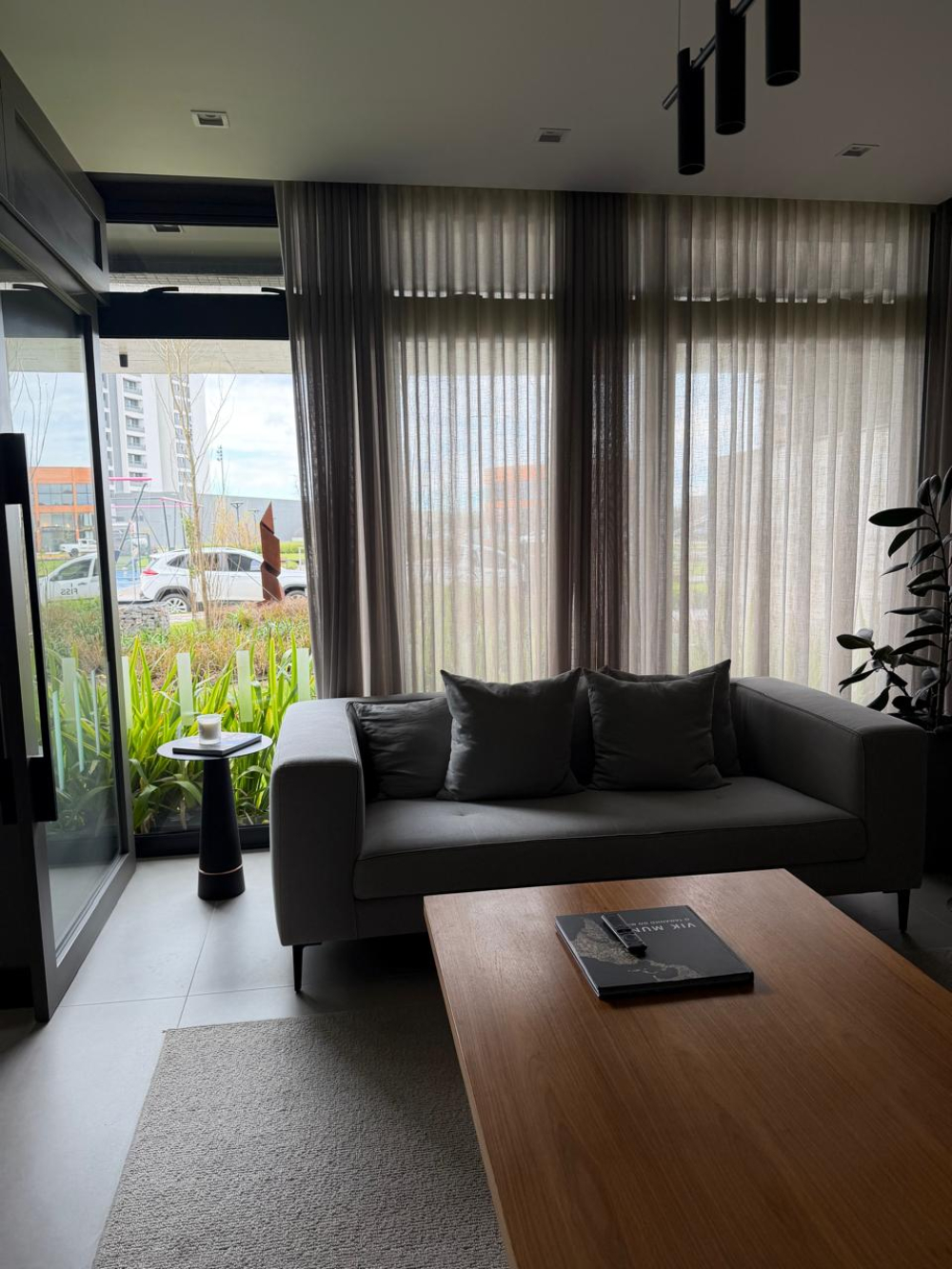 Apartamento duplex mobiliado no Parque Una, Pelotas/RS