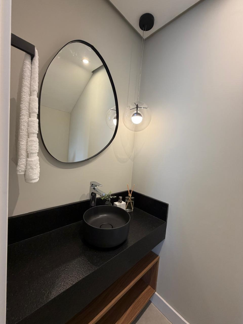 Apartamento duplex mobiliado no Parque Una, Pelotas/RS